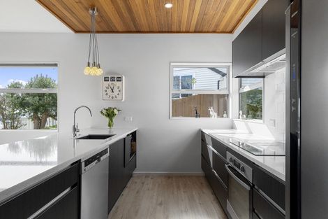 Photo of property in 12 Marama Crescent, Mount Pleasant, Christchurch, 8081