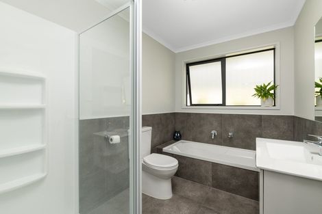 Photo of property in 1 Albatross Lane, Welcome Bay, Tauranga, 3112