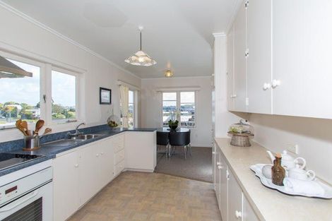 Photo of property in 1/14 Tristram Avenue, Forrest Hill, Auckland, 0620