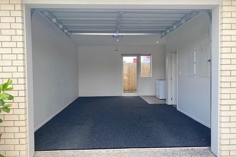 Photo of property in 1 Howden Lane, Golflands, Auckland, 2013