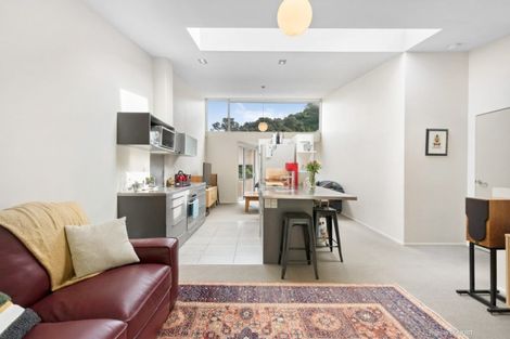 Photo of property in 6/2 Onslow Road, Khandallah, Wellington, 6035