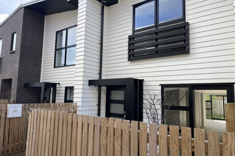 Photo of property in 66 Rauemi Way, Te Atatu South, Auckland, 0610