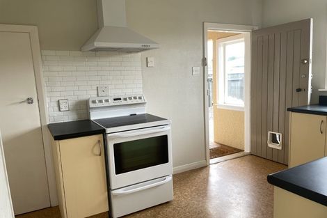 Photo of property in 11 College Street, Awapuni, Palmerston North, 4412