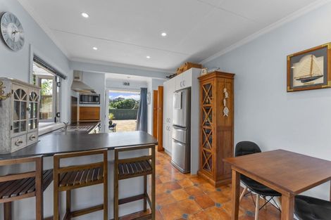 Photo of property in 87 Leinster Avenue, Raumati South, Paraparaumu, 5032