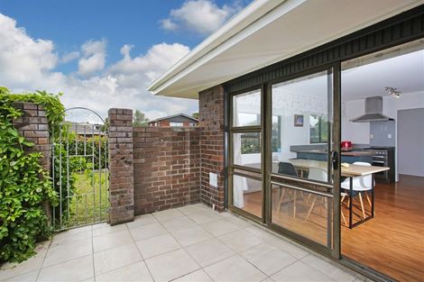 Photo of property in 1 Heron Place, Waiuku, 2123