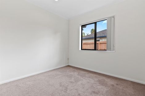 Photo of property in 27 Mt Lebanon Crescent, The Gardens, Auckland, 2105