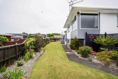 Photo of property in 47 Nevada Drive, Merrilands, New Plymouth, 4312
