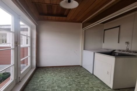 Photo of property in 79 Parkvale Road, Karori, Wellington, 6012