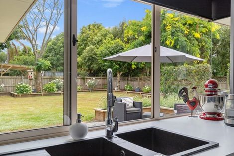 Photo of property in 2 Fernwater Place, Flagstaff, Hamilton, 3210