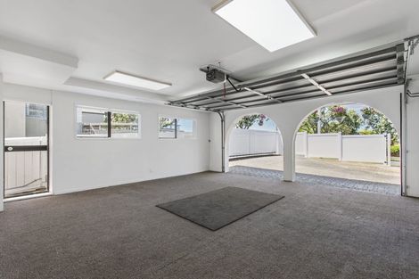 Photo of property in 27 Gilfillan Street, Blockhouse Bay, Auckland, 0600