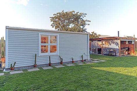 Photo of property in 8 Tenby Place, Avondale, Christchurch, 8061