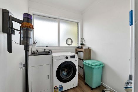 Photo of property in 100 Pembroke Road West, Pembroke, Stratford, 4332