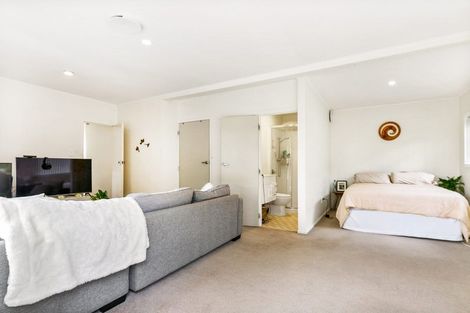 Photo of property in 1 Jacaranda Avenue, Beach Haven, Auckland, 0626