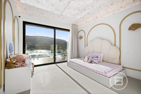 Photo of property in 5 Red Deer Rise, Kelvin Heights, Queenstown, 9300