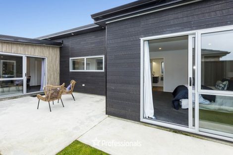 Photo of property in 11 Te Kaeaea Crescent, Wallaceville, Upper Hutt, 5018