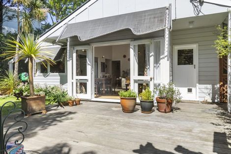 Photo of property in 6 Bank Road, Northland, Wellington, 6012