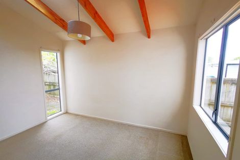 Photo of property in 8a Seaside Avenue, Waterview, Auckland, 1026