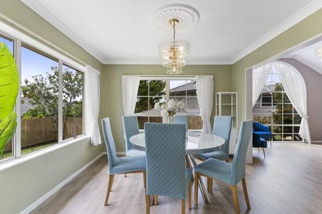 Photo of property in 11 Nathan Close, Somerville, Auckland, 2014