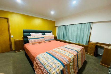 Photo of property in 4287 Great North Road, Glendene, Auckland, 0602