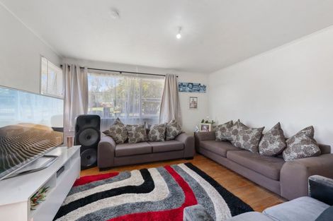 Photo of property in 6 Kirby Street, Glendene, Auckland, 0602