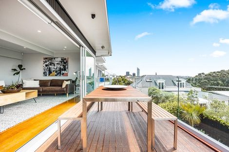 Photo of property in 2/5 Hauraki Road, Hauraki, Auckland, 0622