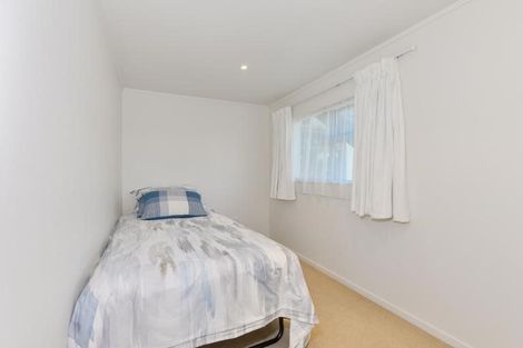 Photo of property in 18 Lavelle Road, Henderson, Auckland, 0612