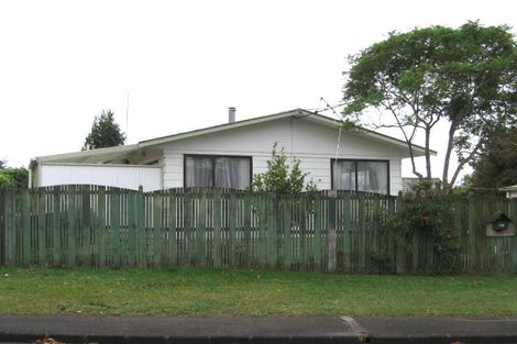 Photo of property in 132 Farquhar Road, Glendene, Auckland, 0602