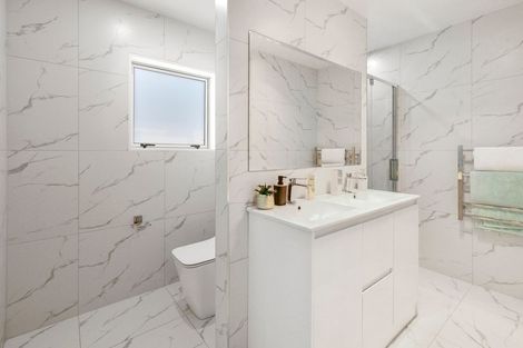 Photo of property in 5 Survila Street, Takanini, 2110