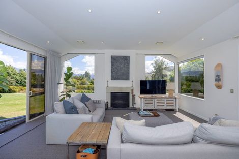 Photo of property in 10 The Terraces, Wanaka, 9305