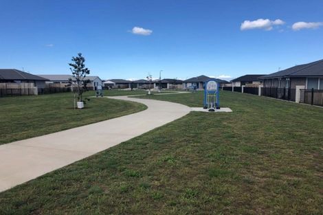 Photo of property in 12 Naeo Close, Papamoa Beach, Papamoa, 3118