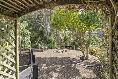 Photo of property in 15 Robert Grove, Paraparaumu, 5032