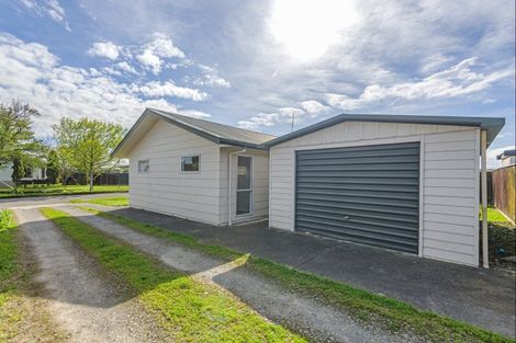 Photo of property in 15 Leander Place, Milson, Palmerston North, 4414