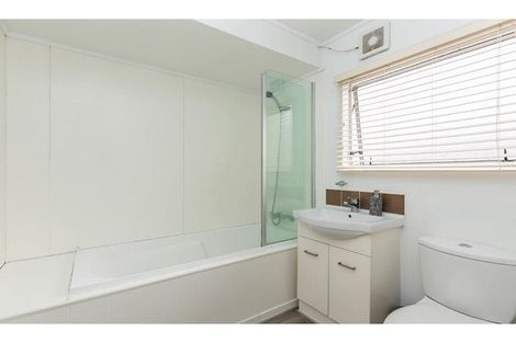 Photo of property in 1/52 Arran Road, Browns Bay, Auckland, 0630