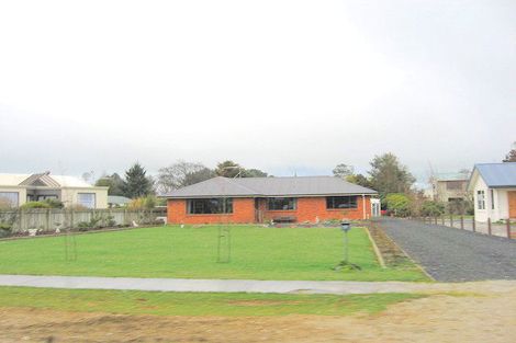 Photo of property in 66 Hunter Street, Edendale, 9825