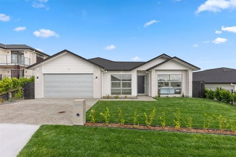 Photo of property in 11 Captain Rings Drive, Papakura, 2110