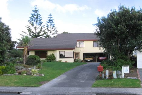 Photo of property in 6 Victor Grove, Waikanae Beach, Waikanae, 5036