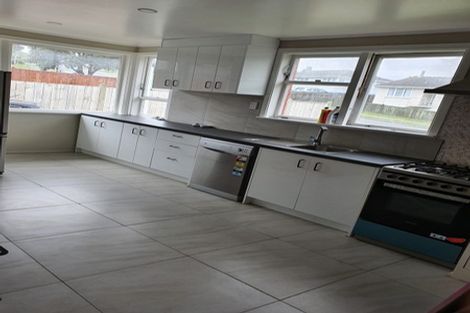 Photo of property in 8 Takapuwahia Drive, Takapuwahia, Porirua, 5022