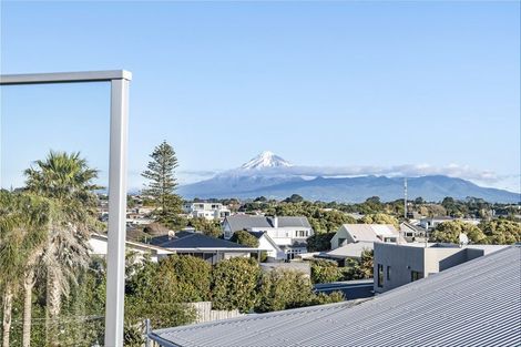 Photo of property in 3/12 Beach Street, Fitzroy, New Plymouth, 4312