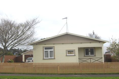 Photo of property in 13 Calgher Avenue, Waitara, 4320