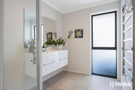 Photo of property in 11 Ian Place, Waihi Beach, 3611