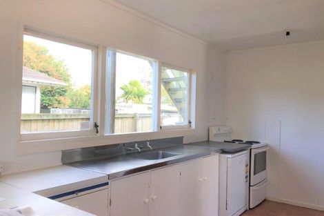 Photo of property in 42 Durham Street, Te Atatu Peninsula, Auckland, 0610