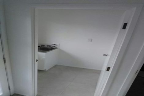 Photo of property in 74 Lynn Road, Bayview, Auckland, 0629