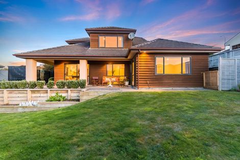 Photo of property in 28 Navigation Drive, Whitby, Porirua, 5024