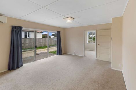 Photo of property in 27 Wilson Street, Waverley, 4510