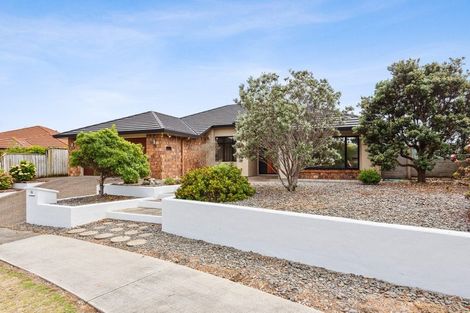 Photo of property in 26 Quadrant Heights, Paraparaumu, 5032