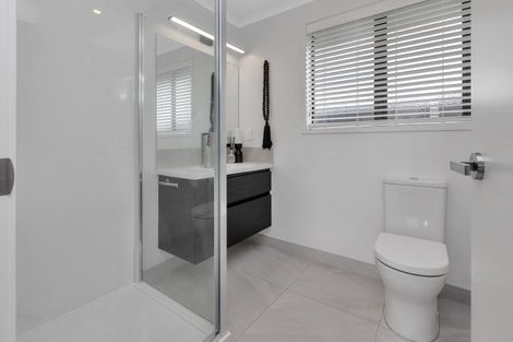 Photo of property in 25 Kitemaunga Avenue, One Tree Point, 0118