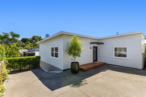 Photo of property in 48b Heathcote Road, Castor Bay, Auckland, 0620