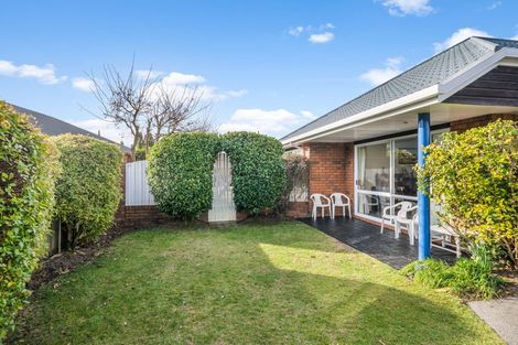 Photo of property in 18 Claverley Gardens, Avonhead, Christchurch, 8042