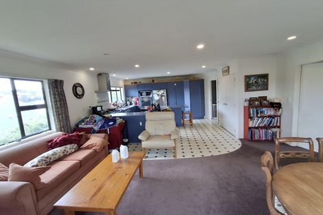 Photo of property in 7 Ridley Green, Churton Park, Wellington, 6037