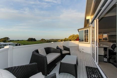 Photo of property in 7a Chatswood Grove, Fitzroy, New Plymouth, 4312